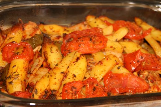 Fırında Sebzeli Patates Tarifi ve Malzemeleri